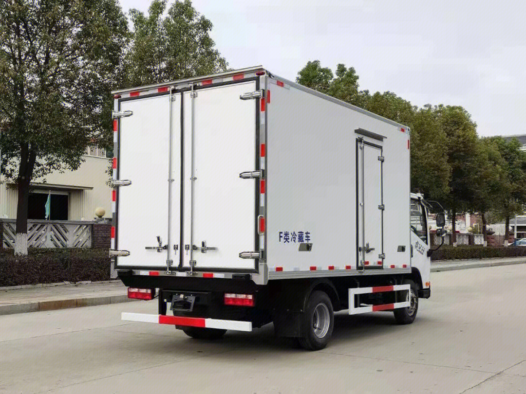 冷藏運(yùn)輸?shù)氖刈o(hù)者 冷藏車在專用車領(lǐng)域的關(guān)鍵作用與技術(shù)演進(jìn)